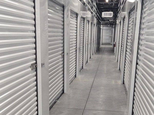 Facility photo: //images.sparefoot.com/medium/2404226903bd58c7ed3.jpg