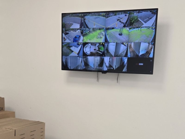 Facility photo: //images.sparefoot.com/medium/2404226903bd6f5f3e7.jpg