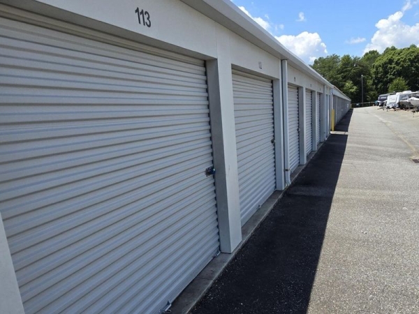 Facility photo: //images.sparefoot.com/medium/2404326903b260a9bcd.jpg