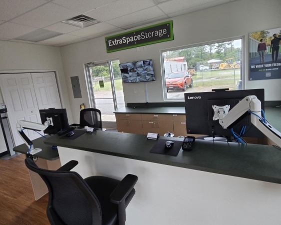 Facility photo: //images.sparefoot.com/medium/24043269943182afa1b.jpg
