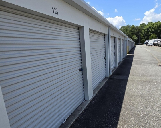 Facility photo: //images.sparefoot.com/medium/2404326994318393063.jpg