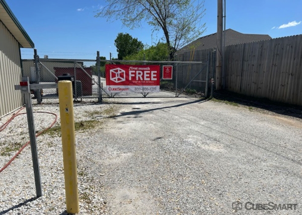 Facility photo: //images.sparefoot.com/medium/24046468807eaf655c7.jpg