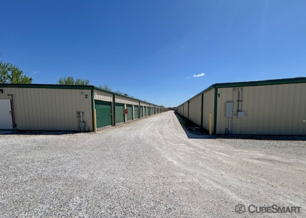 Facility photo: //images.sparefoot.com/medium/240464693bc1f46a770.jpg