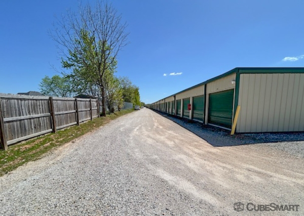Facility photo: //images.sparefoot.com/medium/24046469e07f4b60f54.jpg