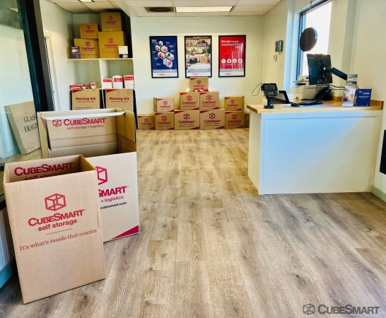 Facility photo: //images.sparefoot.com/medium/2404686880ae5eceb51.jpg