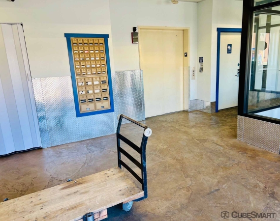 Facility photo: //images.sparefoot.com/medium/24046868820a5467b31.jpg