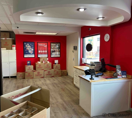 Facility photo: //images.sparefoot.com/medium/24046868e8c1ea99370.jpg