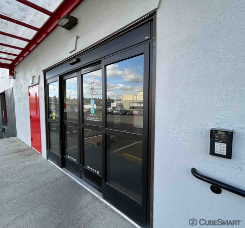 Facility photo: //images.sparefoot.com/medium/2404686903462829508.jpg