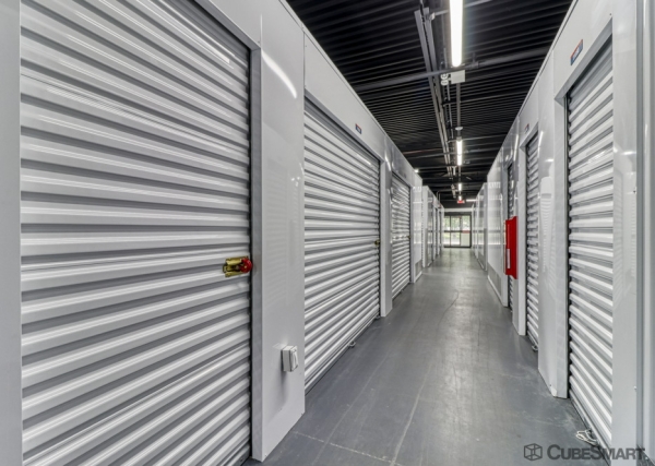 Facility photo: //images.sparefoot.com/medium/2404786890636f4a67f.jpg