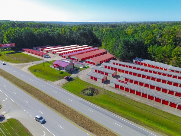 Facility photo: //images.sparefoot.com/medium/2404916958306cb7699.jpg