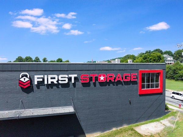 Facility photo: //images.sparefoot.com/medium/2404966914ef4423648.jpg