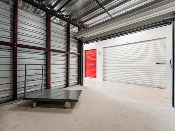 Facility photo: //images.sparefoot.com/medium/2404976915709a0b95d.jpg