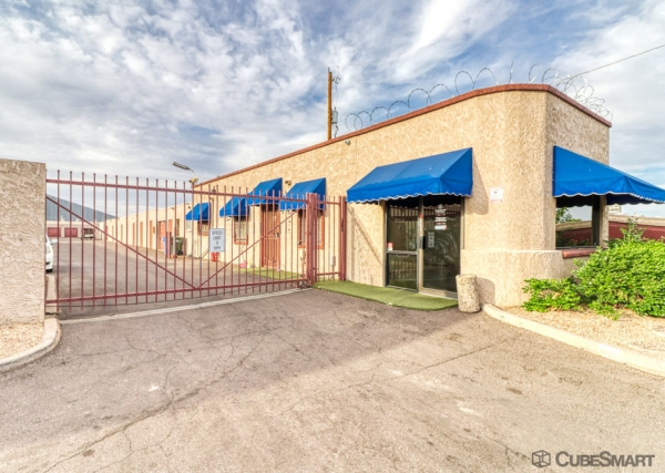 Facility photo: //images.sparefoot.com/medium/240499689446a829004.jpg