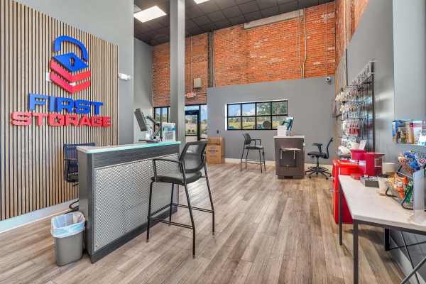 Facility photo: //images.sparefoot.com/medium/2405186914dcfe83573.jpg