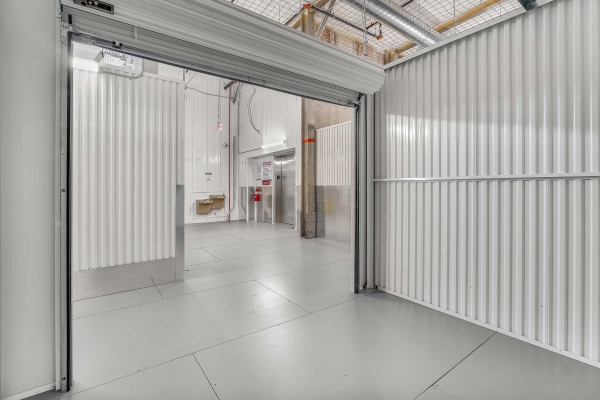 Facility photo: //images.sparefoot.com/medium/2405186914dd12bc0ac.jpg