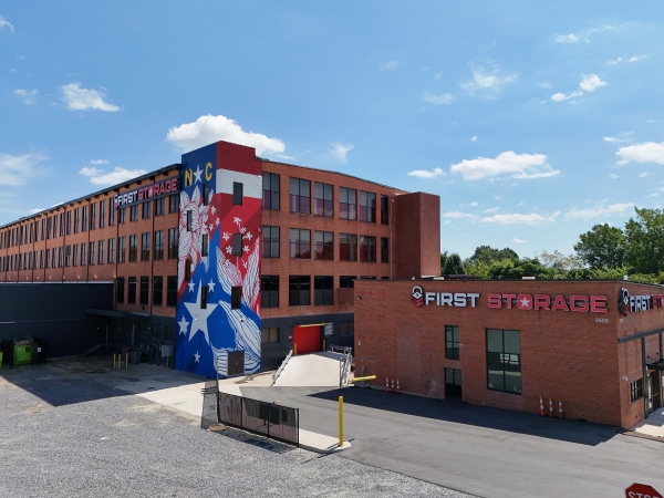 Facility photo: //images.sparefoot.com/medium/2405186914dd1aed150.jpg