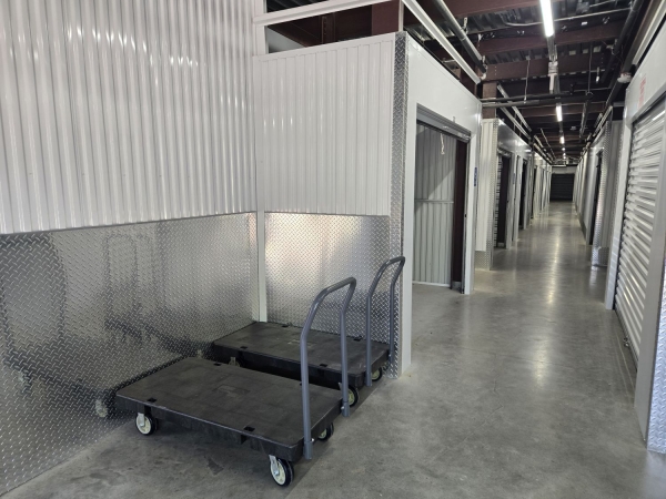 Facility photo: //images.sparefoot.com/medium/2405256994316086da0.jpg