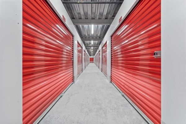 Facility photo: //images.sparefoot.com/medium/240530686ea3a8efd38.jpg