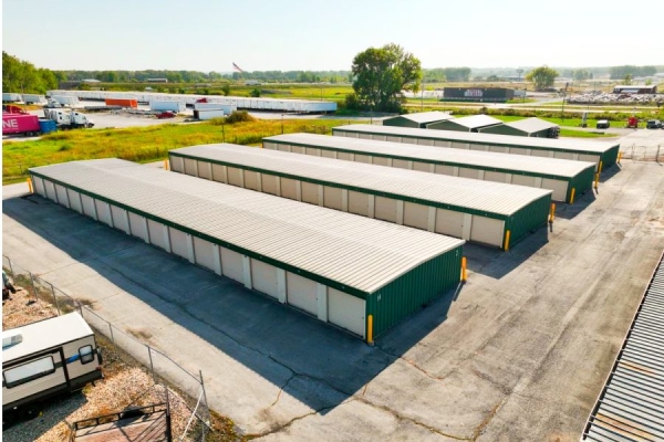 Facility photo: //images.sparefoot.com/medium/240532696a92c77f326.jpg