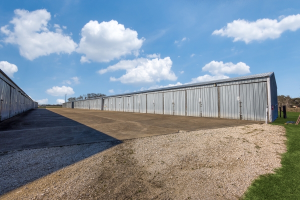 Facility photo: //images.sparefoot.com/medium/240541692f8a9480ce7.jpg