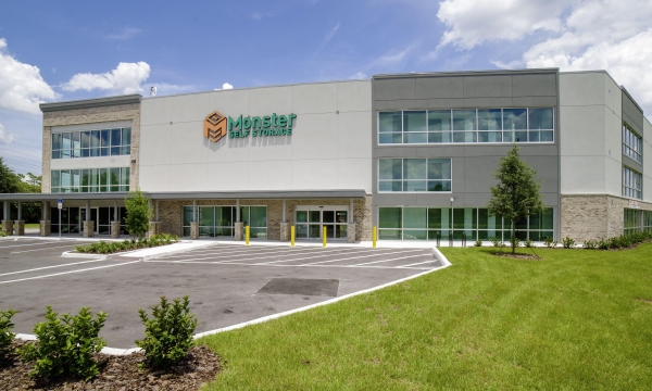 Facility photo: //images.sparefoot.com/medium/2405436899f6247b9d0.jpg