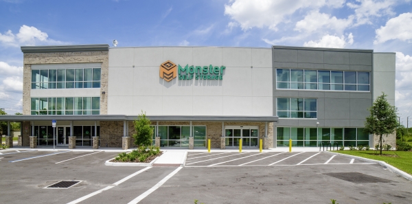 Facility photo: //images.sparefoot.com/medium/2405436899f6981ecbe.jpg