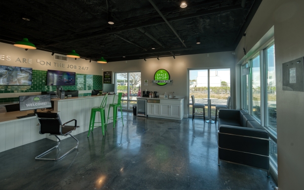 Facility photo: //images.sparefoot.com/medium/24054969b2d4160259d.jpg