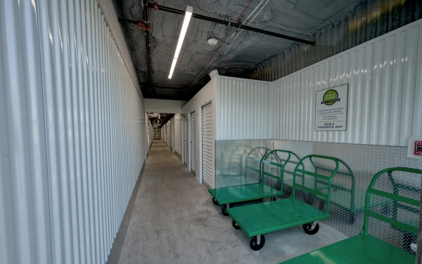 Facility photo: //images.sparefoot.com/medium/24054969b2d4185c84c.jpg