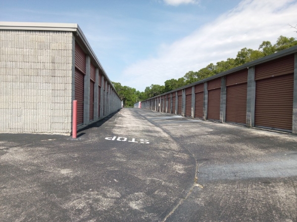 Facility photo: //images.sparefoot.com/medium/240579688cfeb263520.jpg