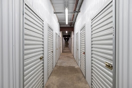 Facility photo: //images.sparefoot.com/medium/240624687e9141cbf07.jpg