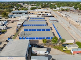 Facility photo: //images.sparefoot.com/medium/240624687e914439033.jpg