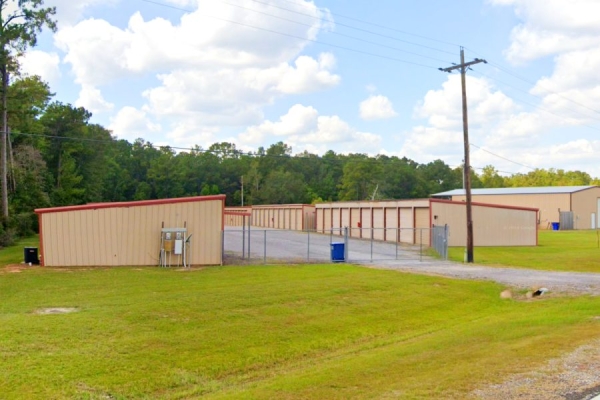 Facility photo: //images.sparefoot.com/medium/240636696a6a7a7684f.jpg