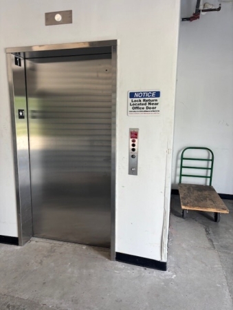 Facility photo: //images.sparefoot.com/medium/24066668af6e4bad01c.jpg