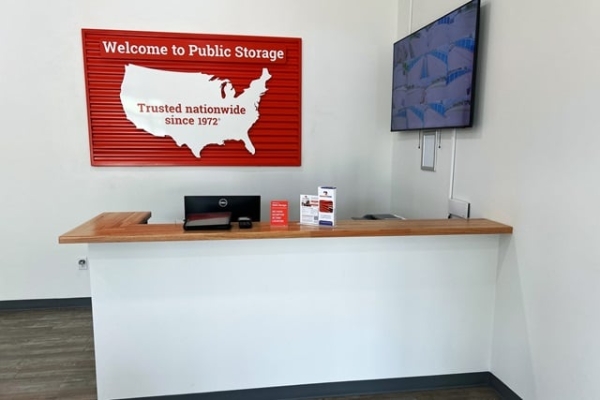 Facility photo: //images.sparefoot.com/medium/24067569e778b45664c.jpg