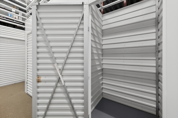 Facility photo: //images.sparefoot.com/medium/2406846a3d9ba1ddec3.jpg