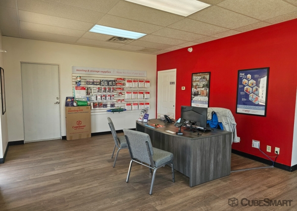 Facility photo: //images.sparefoot.com/medium/24069469e338ca52b9f.jpg