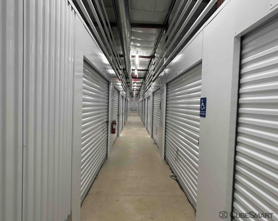 Facility photo: //images.sparefoot.com/medium/24069668835b52677b4.jpg
