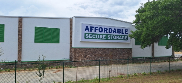 Facility photo: //images.sparefoot.com/medium/240705697147f89df84.jpeg