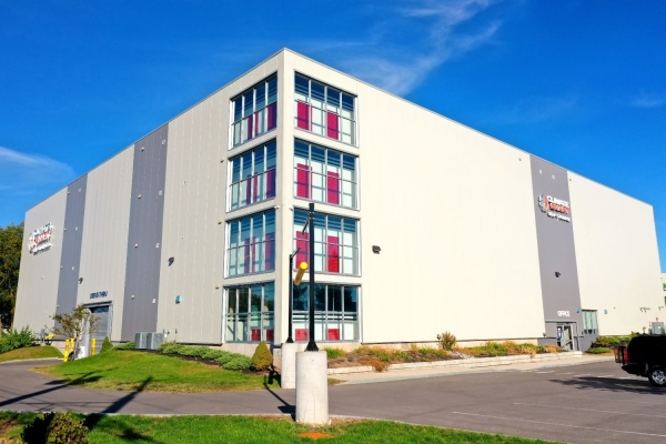 Facility photo: //images.sparefoot.com/medium/24071469164111ed159.jpg