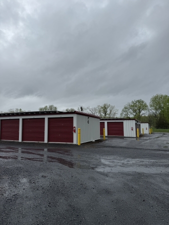 Facility photo: //images.sparefoot.com/medium/240722682e1bcfc3260.jpg