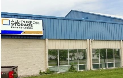 Facility photo: //images.sparefoot.com/medium/240725688ba4c27f85d.jpg