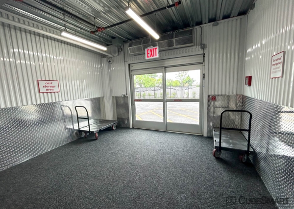 Facility photo: //images.sparefoot.com/medium/240733688b2c3403328.jpg