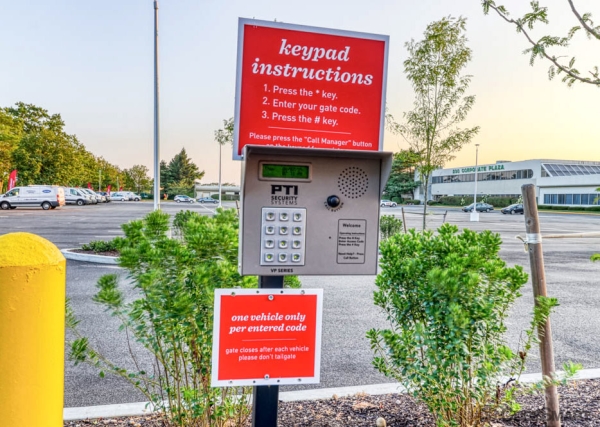 Facility photo: //images.sparefoot.com/medium/24073368b01d02edb61.jpg