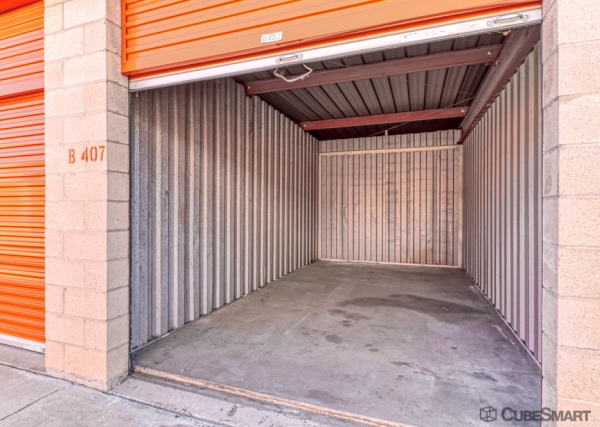 Facility photo: //images.sparefoot.com/medium/24074668832619e5522.jpg