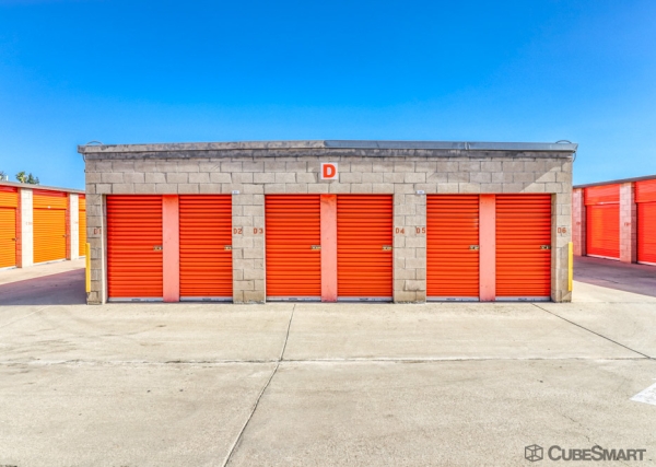 Facility photo: //images.sparefoot.com/medium/240746688f0227a7295.jpg