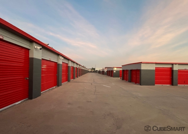 Facility photo: //images.sparefoot.com/medium/2407466a193502e39f4.jpg