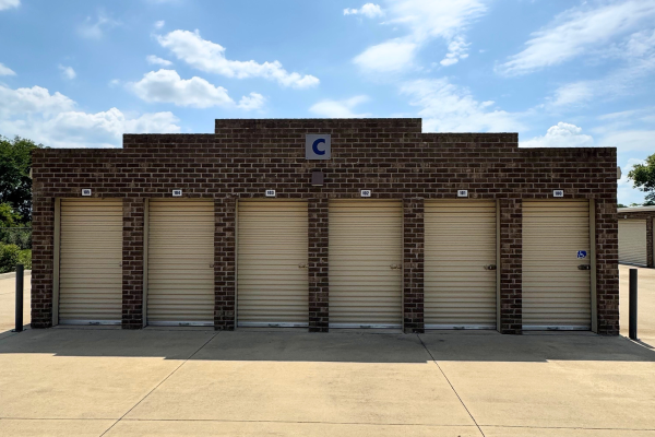 Facility photo: //images.sparefoot.com/medium/2407636883cefc80ceb.png