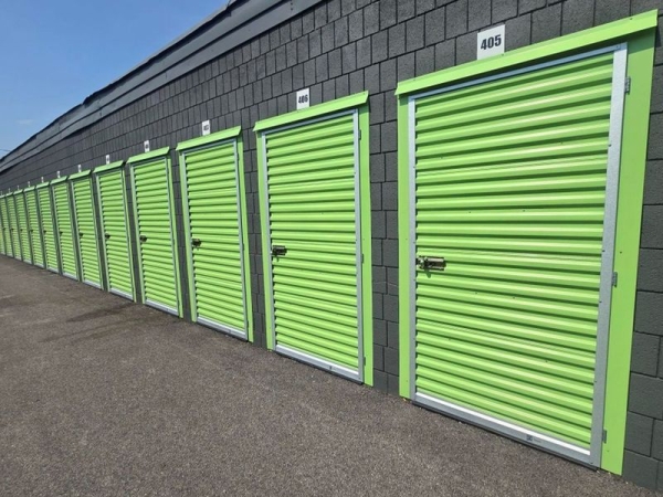 Facility photo: //images.sparefoot.com/medium/2407706904d09c03937.jpg