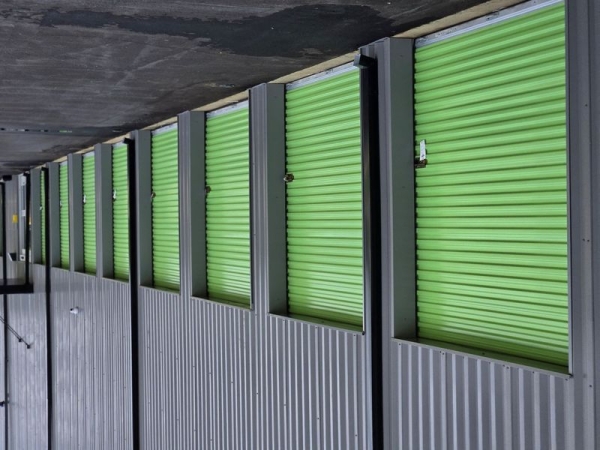 Facility photo: //images.sparefoot.com/medium/2407716904cf78b7f6b.jpg