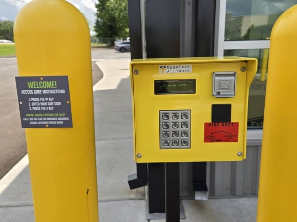 Facility photo: //images.sparefoot.com/medium/2407716904cf8c93b7d.jpg